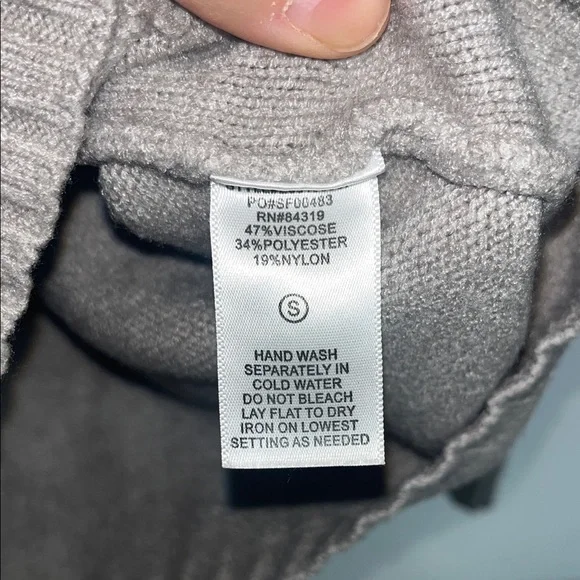 Evolution by Cyrus Women’s Small V-Neck Cable Knit Sweater Gray Stretch Soft - Picture 6 of 8